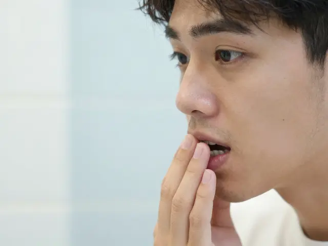 Škody zubů po rovnátkách a jak je opravit: Mé reálné zkušenosti