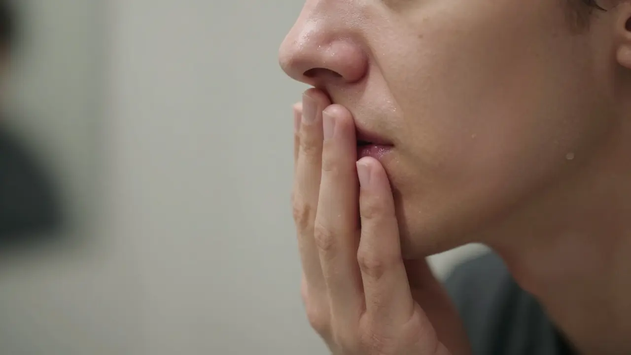 Veneers zuby: Cesta k dokonalému úsměvu, cena a vše, co potřebujete vědět